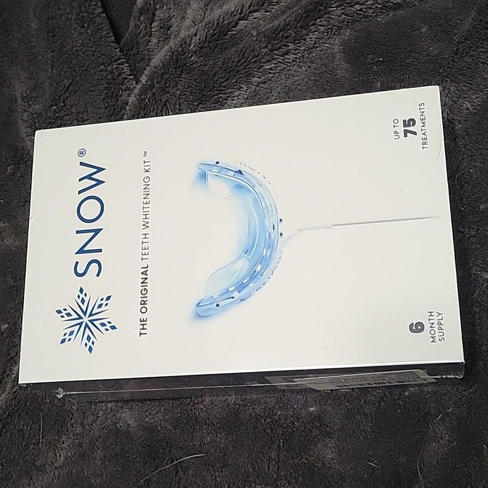 Snow the original teeth whitening kit